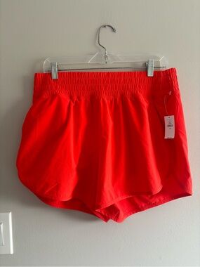 Gap fit NWT running shorts
